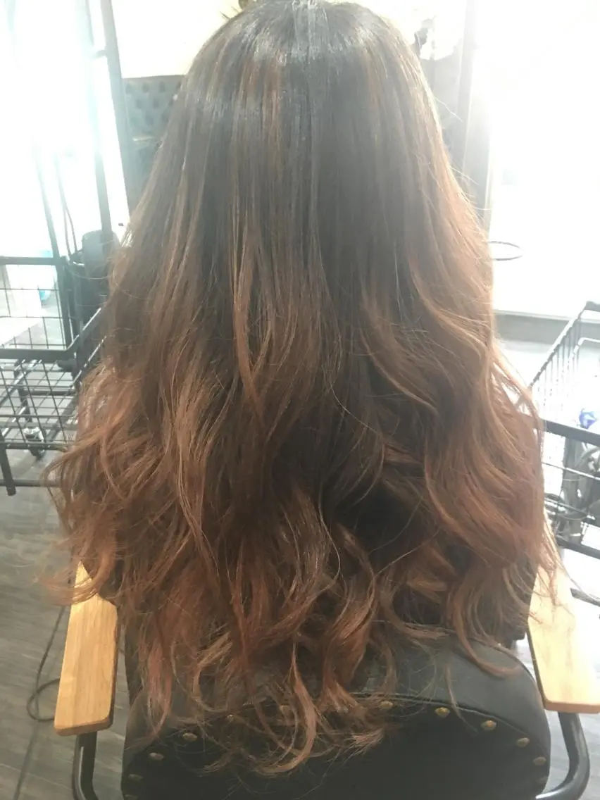 ロング カラー 鶴見 和美のヘアスタイル