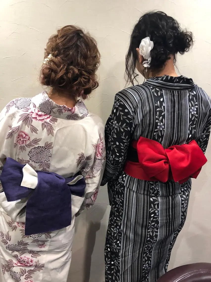 ミディアム ヘアアレンジ お団子ヘア ヘアセット vi viのヘアスタイル