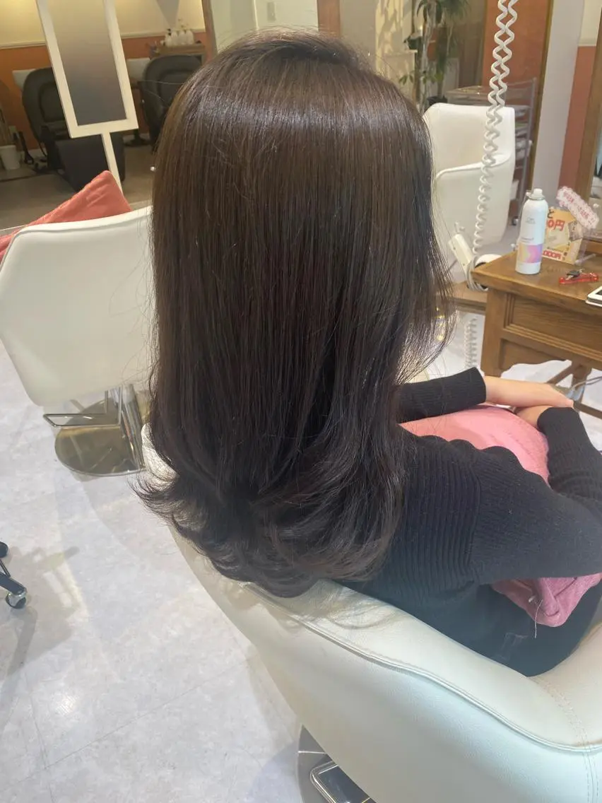 セミロング カラー ヘアカラー 梛木 唯のヘアスタイル