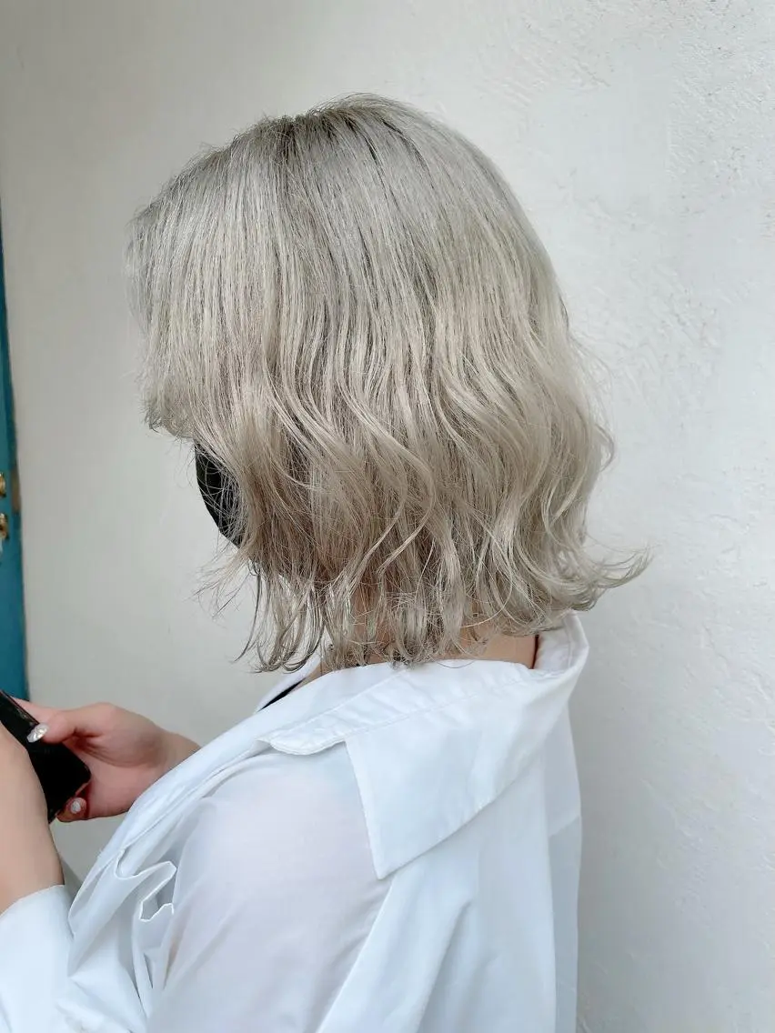 ショート カラー 顔周りカット 【オノザワリョウ】のヘアスタイル