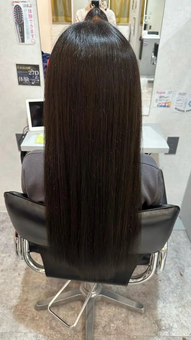 ロング カラー ブリーチ 髪質改善 ロング トリートメント レイヤー×顔周り/ 髪質改善/川上京香のヘアスタイル