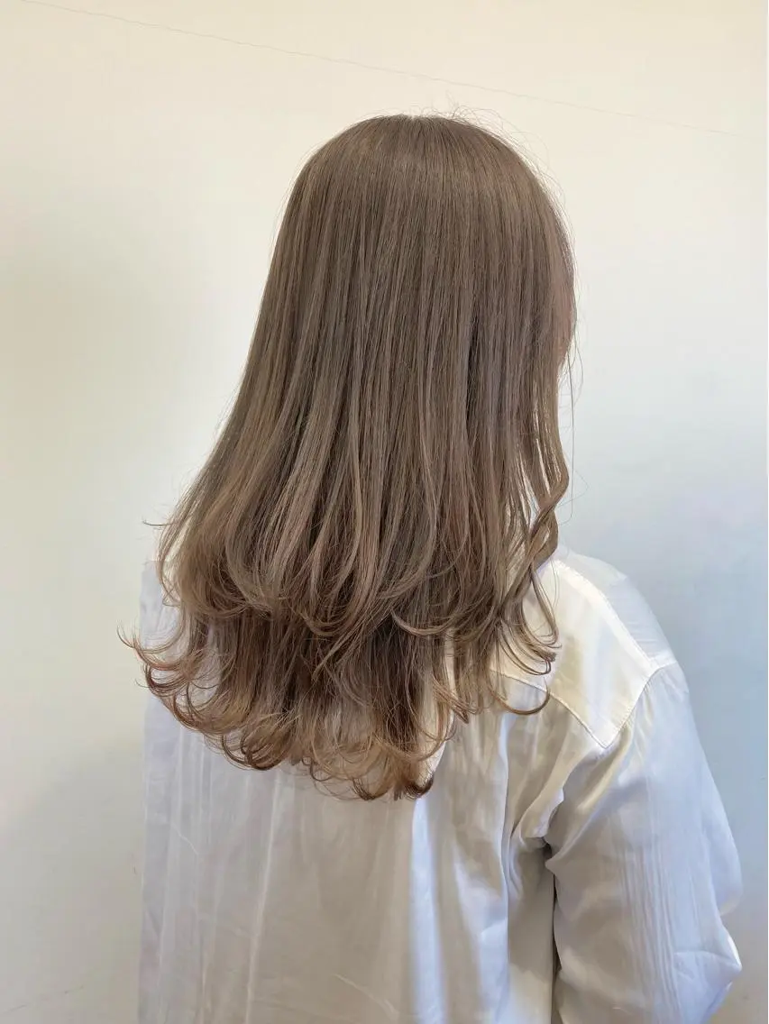 ロング ヘアカラー トリートメント 梅山 美侑のヘアスタイル