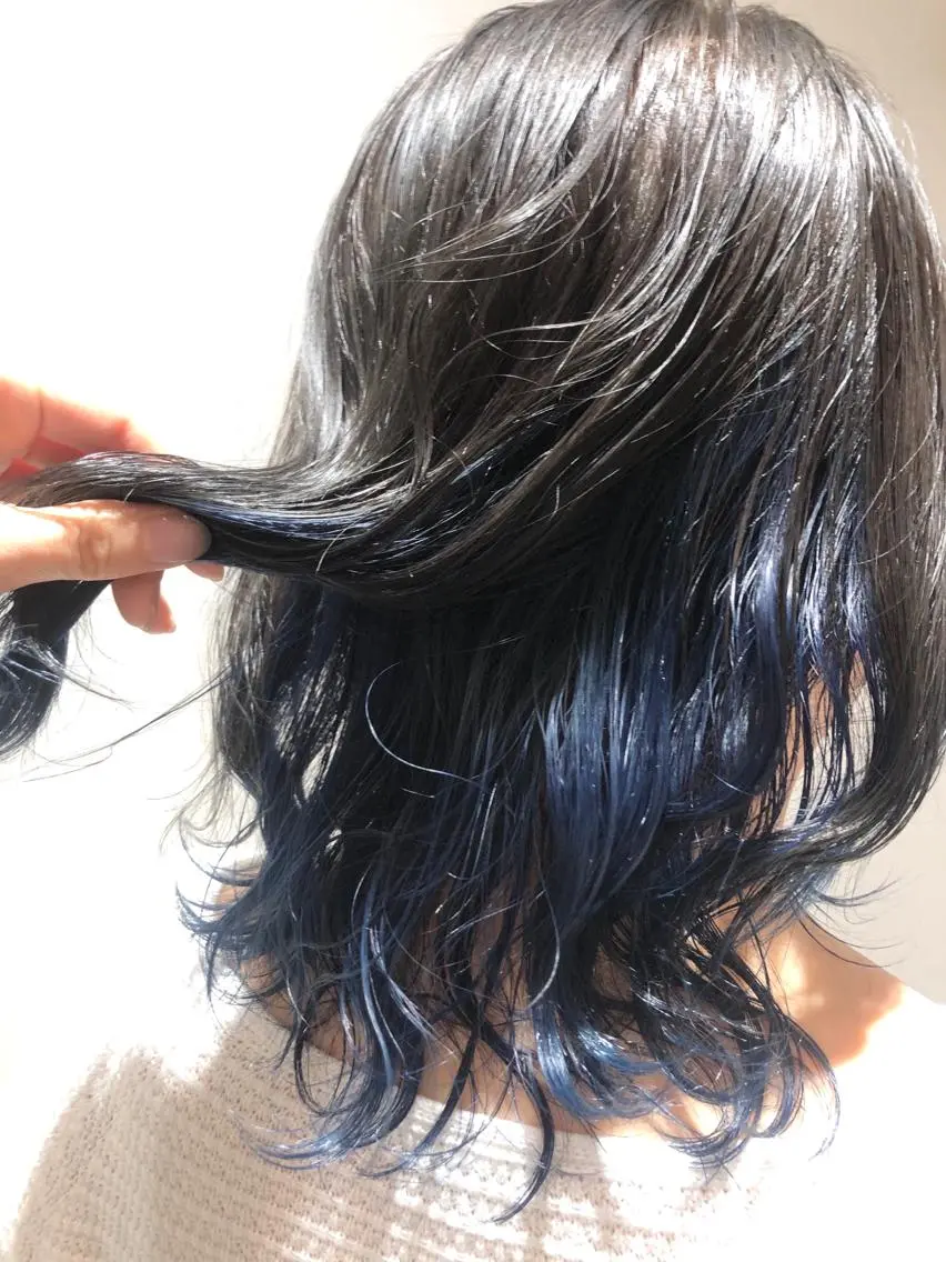 ミディアム カラー ブルーカラー 🎀♥️推しカラー tomoka💜🍭のヘアスタイル