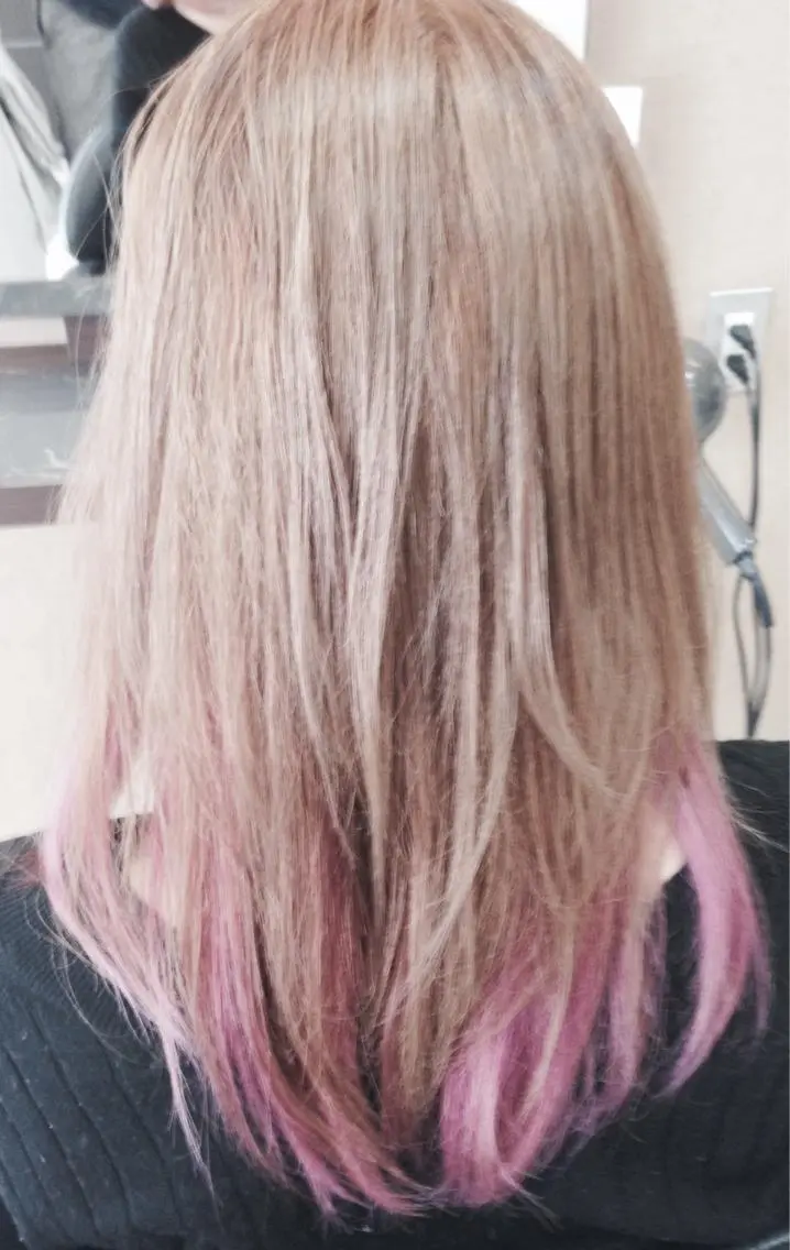 セミロング カラー 浅川 実行のヘアスタイル