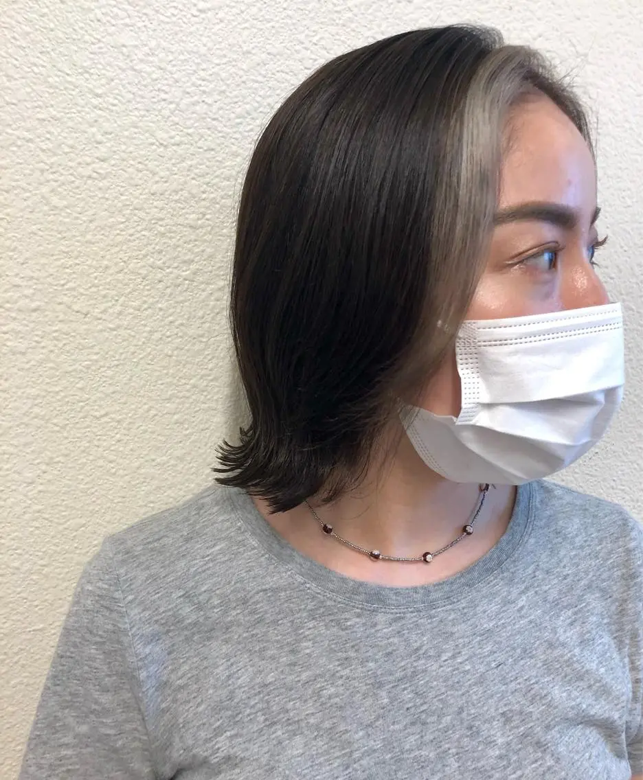 ミディアム カラー ミストバング フェイスフレーミング シルバー カット ヘアカラー 🌼こやま かおり🌼のヘアスタイル