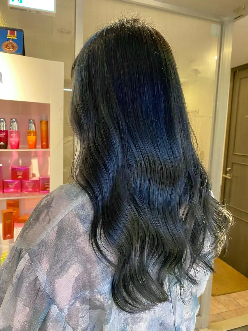 ロング カラー ネイビーカラー デザインカラー/ kanae🌱のヘアスタイル