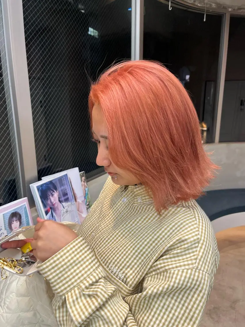 カラー ブリーチ ayaka♡ 柔らかカラーのヘアスタイル