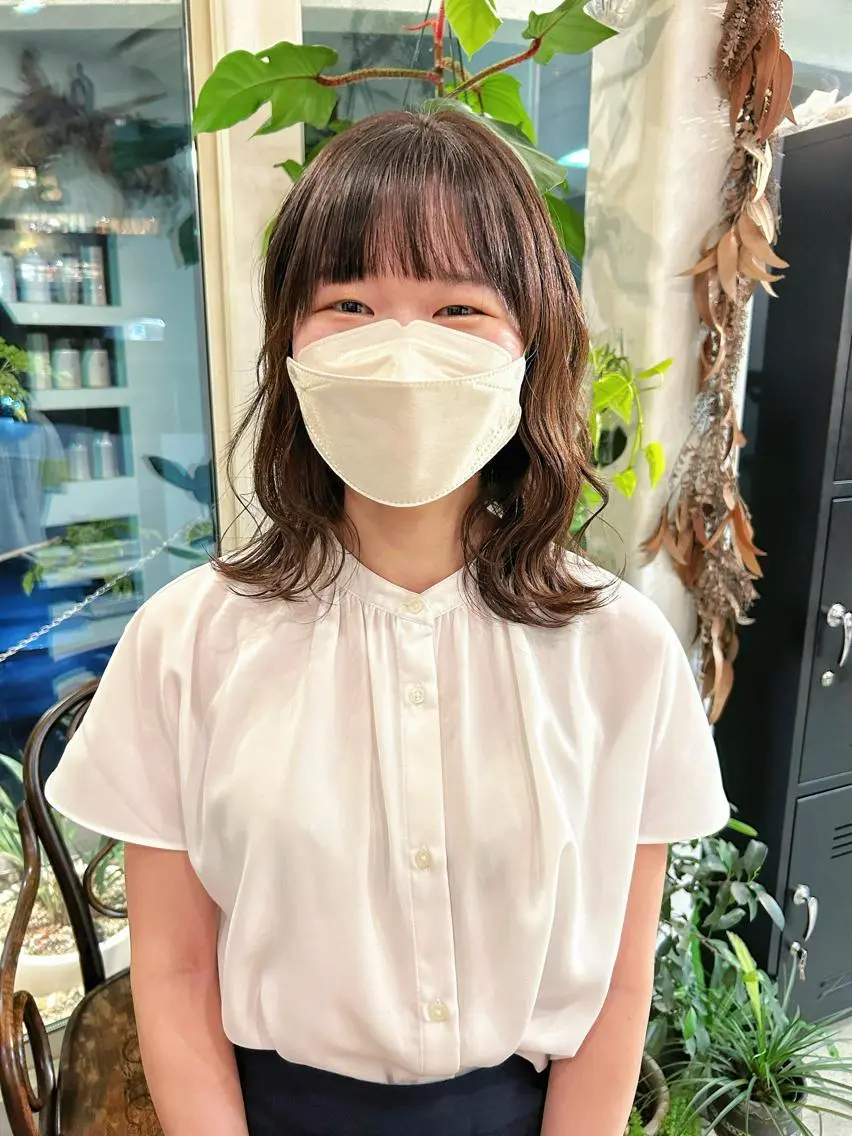 ミディアム 谷澤 朋佳のヘアスタイル