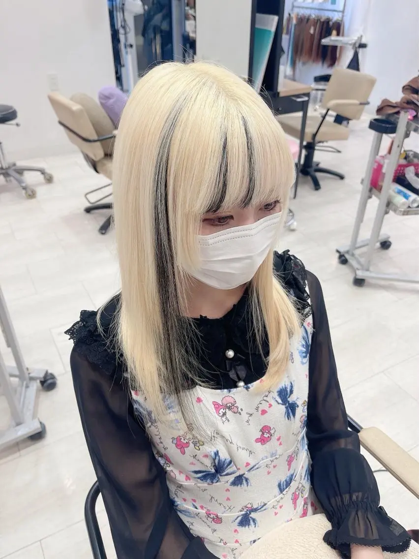 セミロング カラー 黒髪 エクステ エクステ インナーエクステ渋谷 🦋KAJIのヘアスタイル
