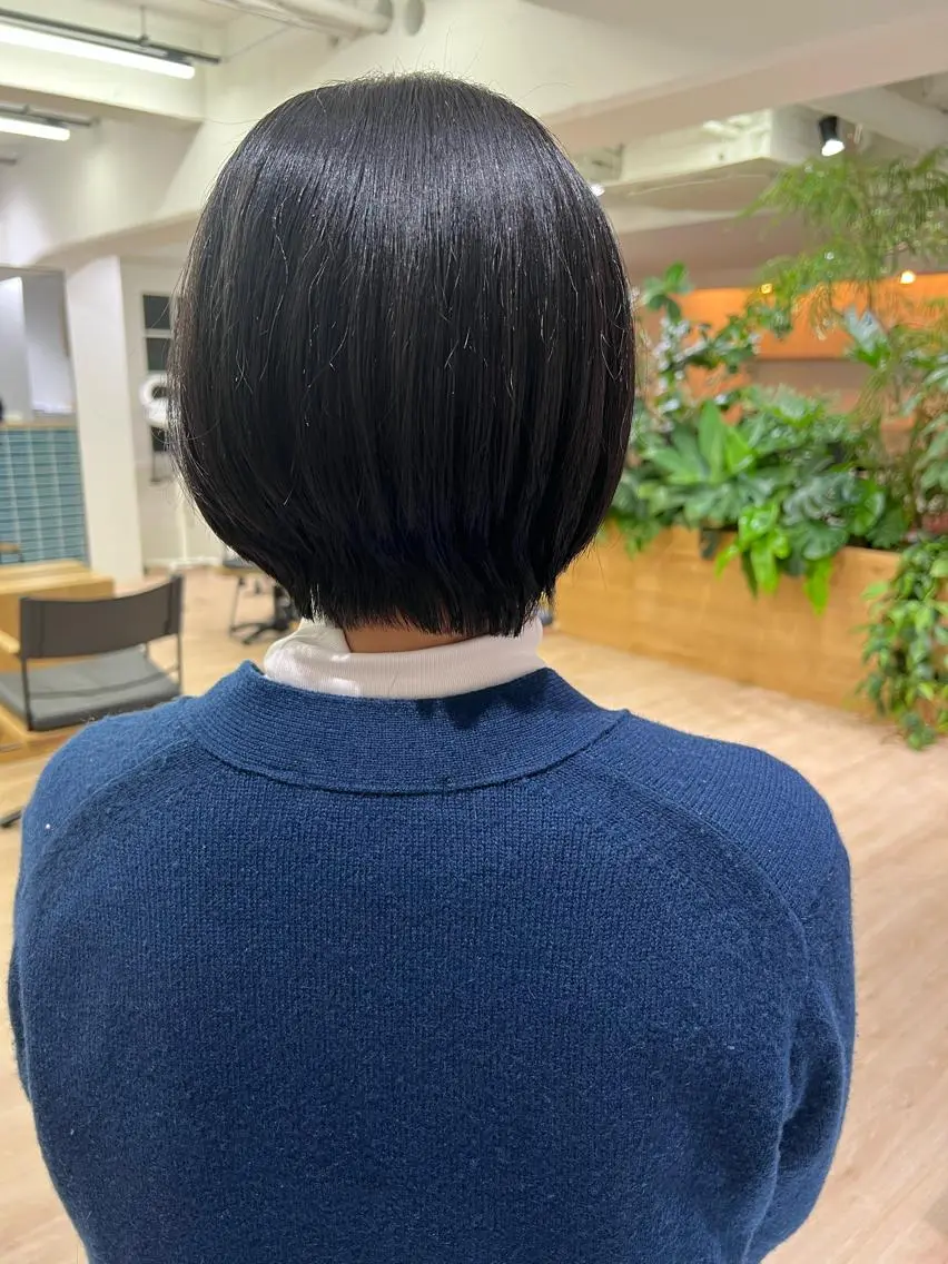 ショート ショートヘア 艶ベージュ/オリーブ カラー🫒airiのヘアスタイル