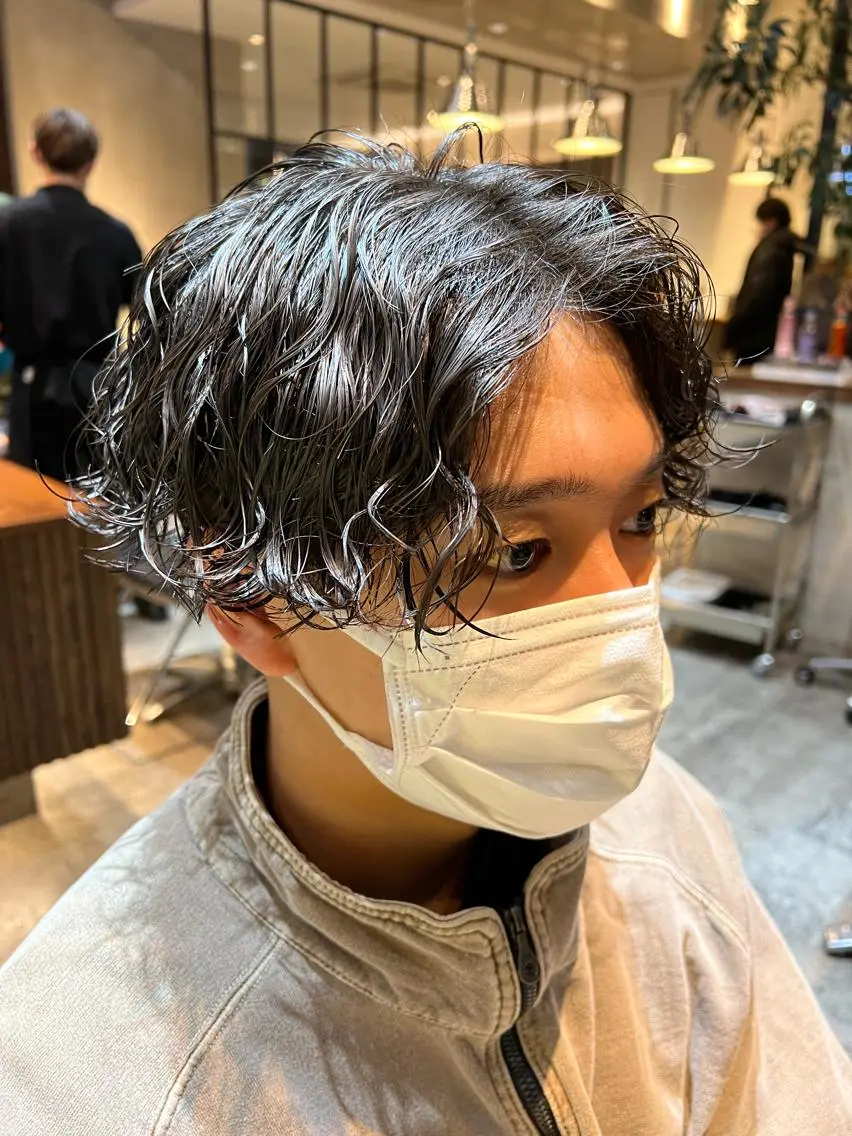 ショート パーマ メンズ カット パーマ トリートメント 波巻きスパイラルパー マ/シャドウパーマ駿のヘアスタイル