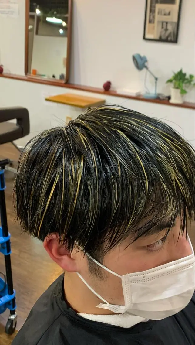 カラー 橋本 愛唯のヘアスタイル
