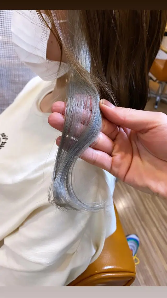 ミディアム カラー ベージュカラー 透明感カラー イヤリングカラー ハイトーンカラー インナーカラー 襟足でお悩みの方✂︎ くびれ職人ハシモトのヘアスタイル