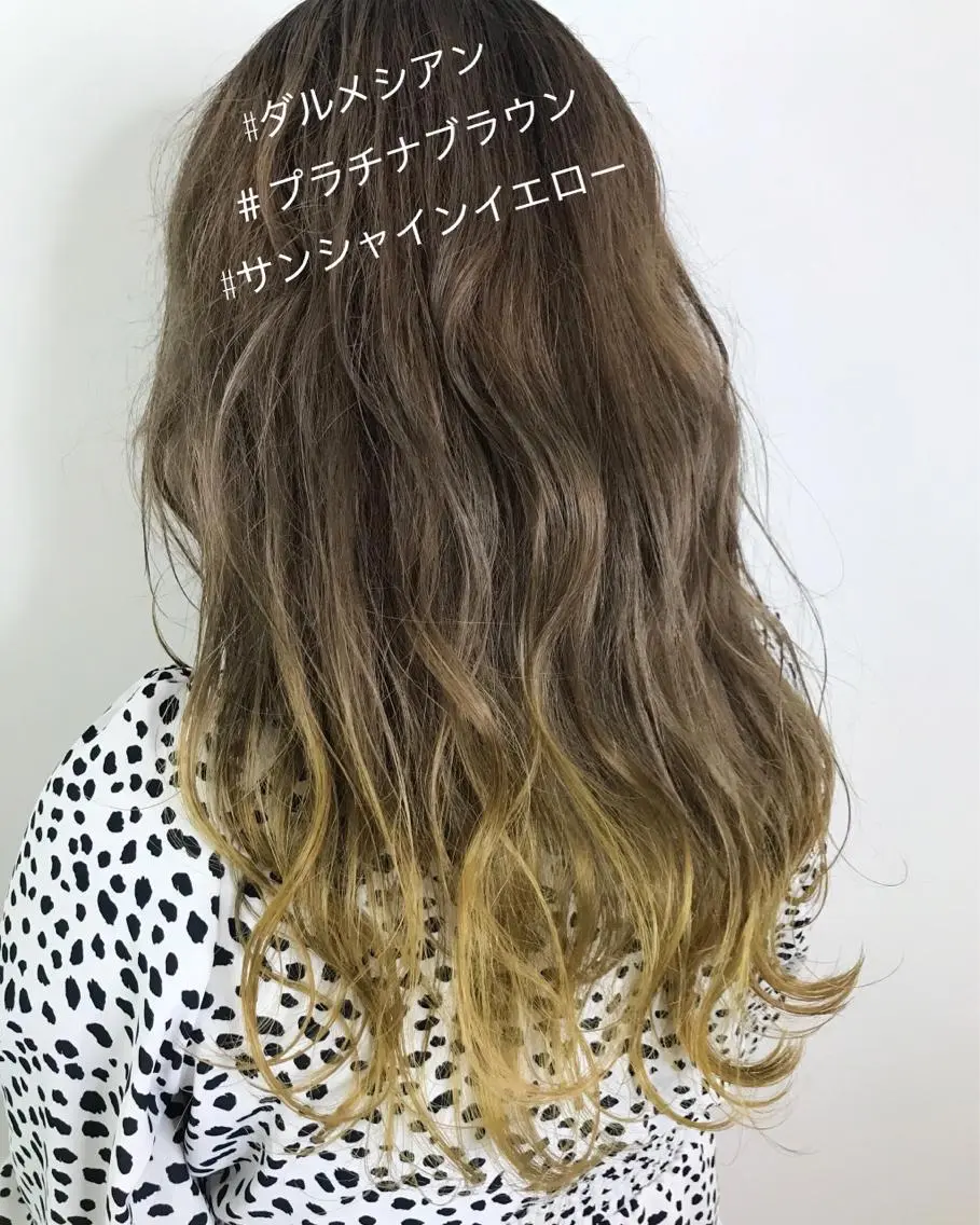 セミロング カラー ブリーチ イエローカラー ウルフカット レイヤーカット上柿のヘアスタイル