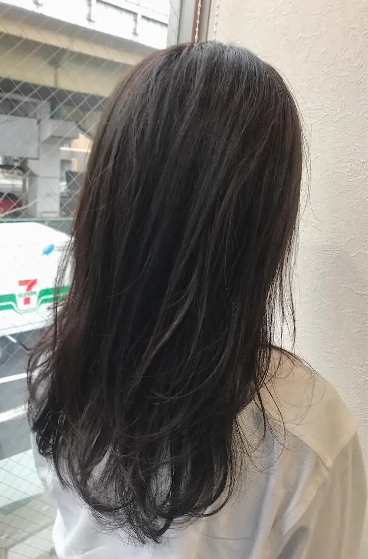 セミロング カラー フォギーグレージュ グレージュ カット ヘアカラー 柴田 祐輔のヘアスタイル