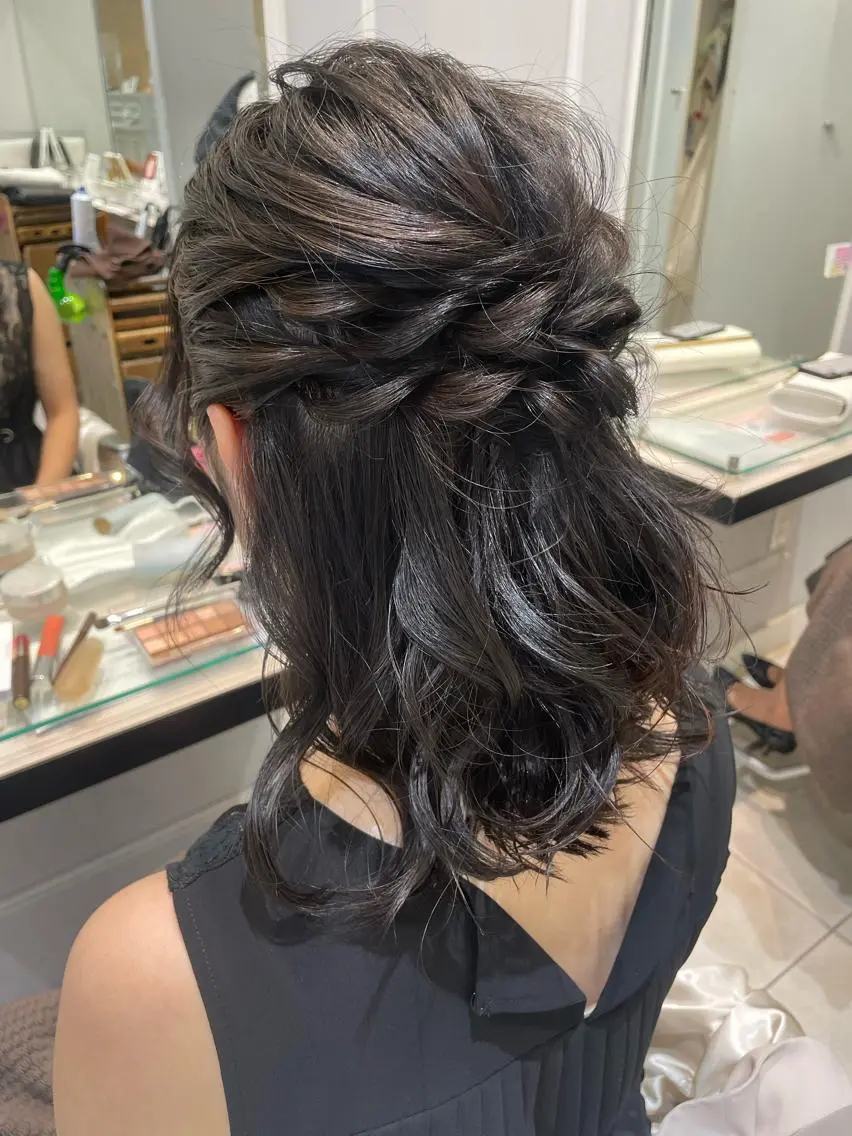 ミディアム ヘアアレンジ ハーフアップ ヘアセット 🦖鶴岡 香純🦖のヘアスタイル