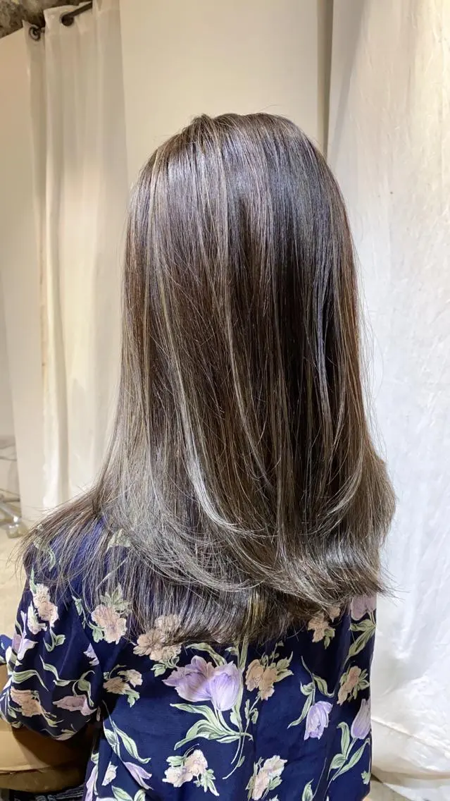 セミロング ショートボブ アッシュ ボブ 外国人風カラー ハイライト メンズツイスパ ショートフクヤマシンのヘアスタイル