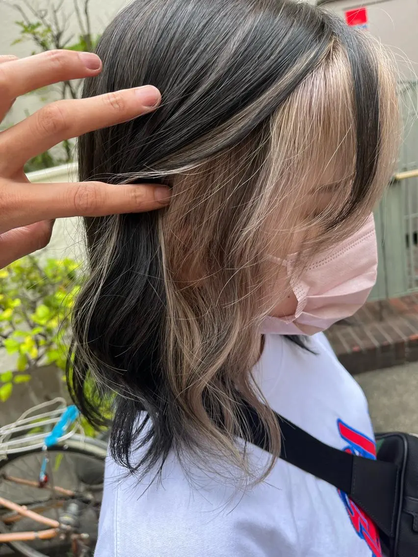 セミロング カラー ショートボブ アッシュ バレイヤージュ ミストバング ベージュカラー カット ヘアカラー トリートメント 原宿サロン代表 デザインカラー伊藤卓のヘアスタイル