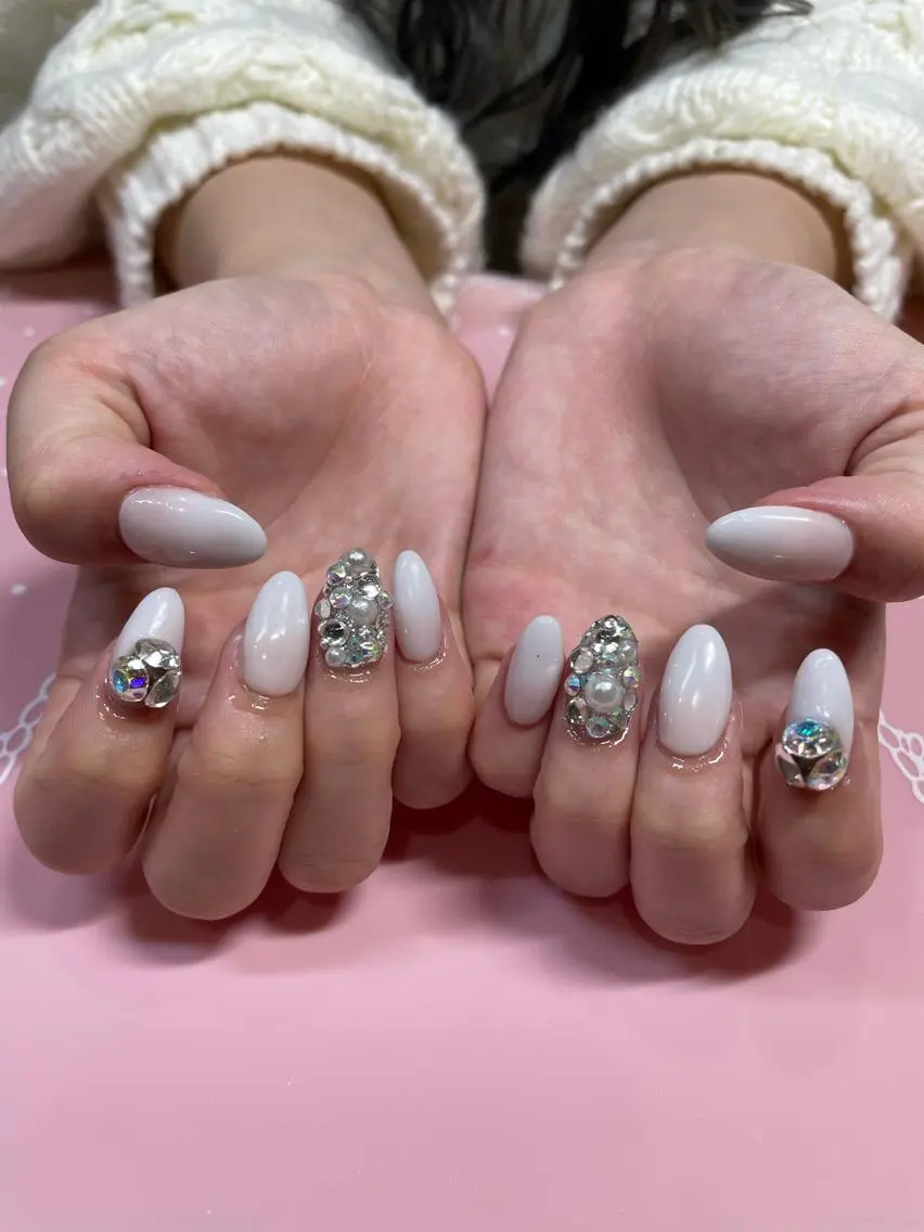 ショート ネイル ストーンネイル ハンドネイル 《LB》ラブリエ Nail&eyeのマツエク・マツパデザイン