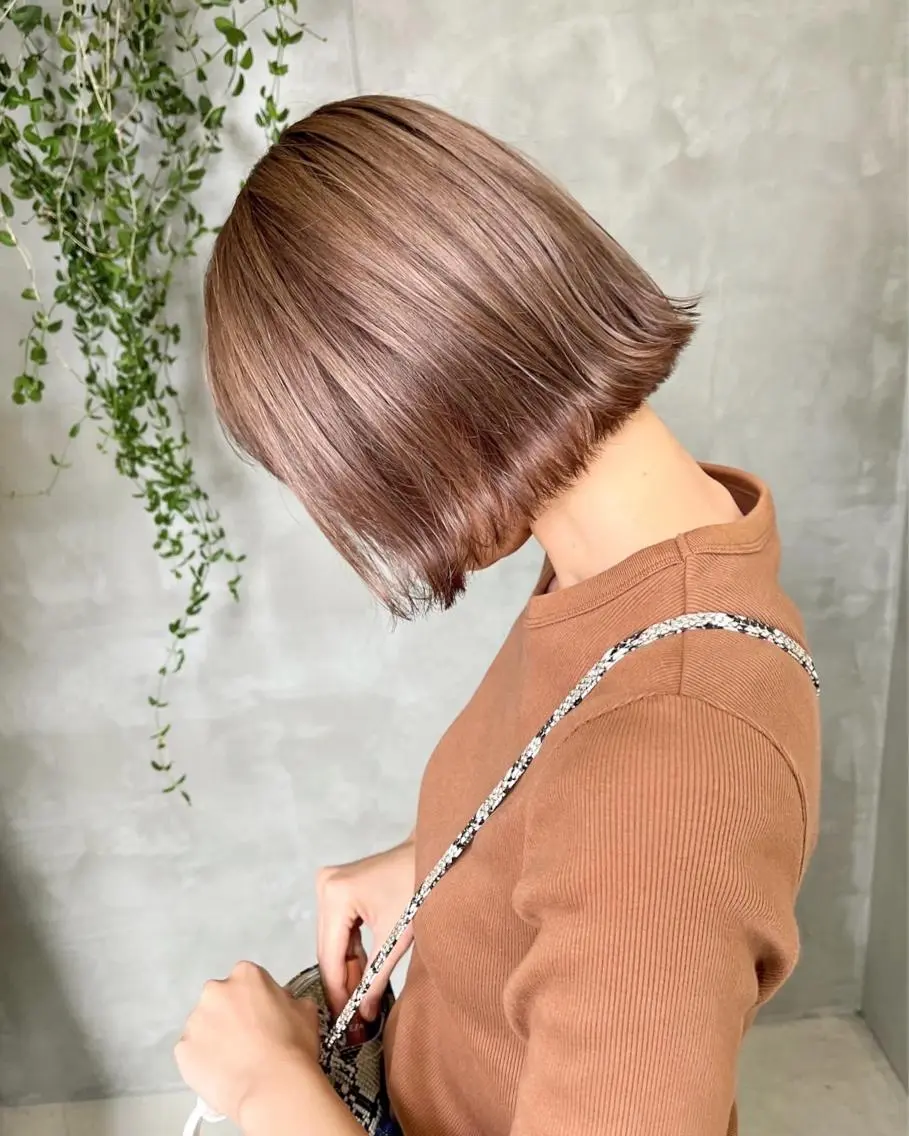 ショート カラー ベージュカラー ブリーチ 村田 春歌のヘアスタイル