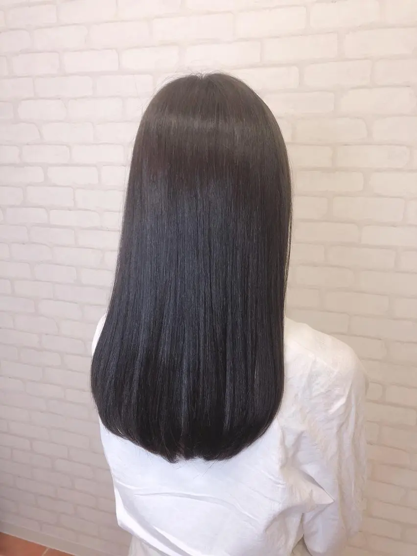 セミロング ミヤザキ タクトのヘアスタイル