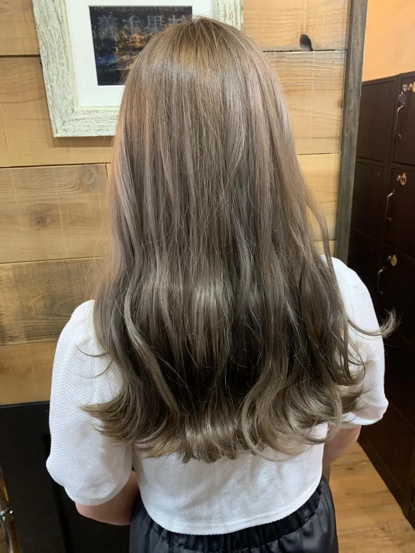 ロング カラー ブリーチ 透明感カラー グレージュ ヘアカラー SHIAN 八王子👼鬼塚さやかのヘアスタイル