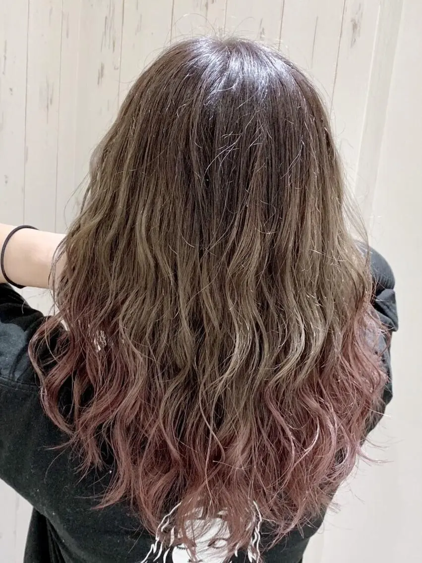 ロング カラー ヘアアレンジ Device ディバイスのヘアスタイル