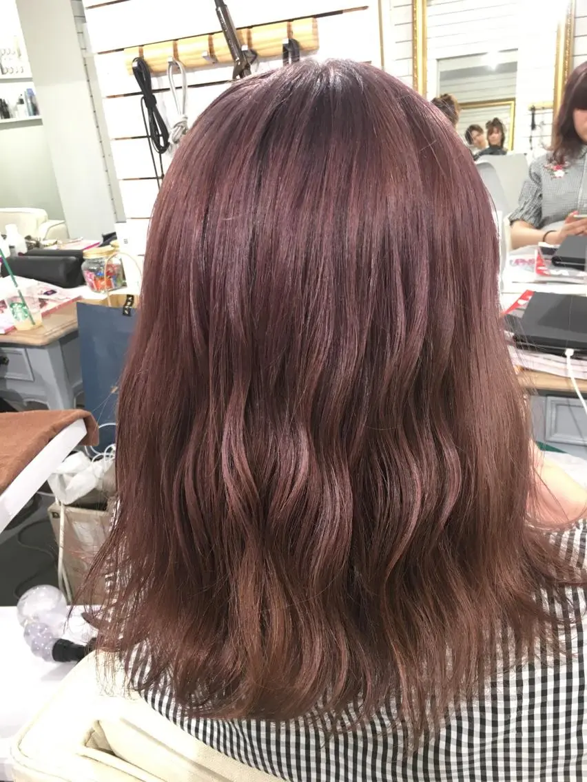 ミディアム カット ヘアカラー トリートメント 🧡艶髪/エクステ 🫧🧡YUKI❄️のヘアスタイル