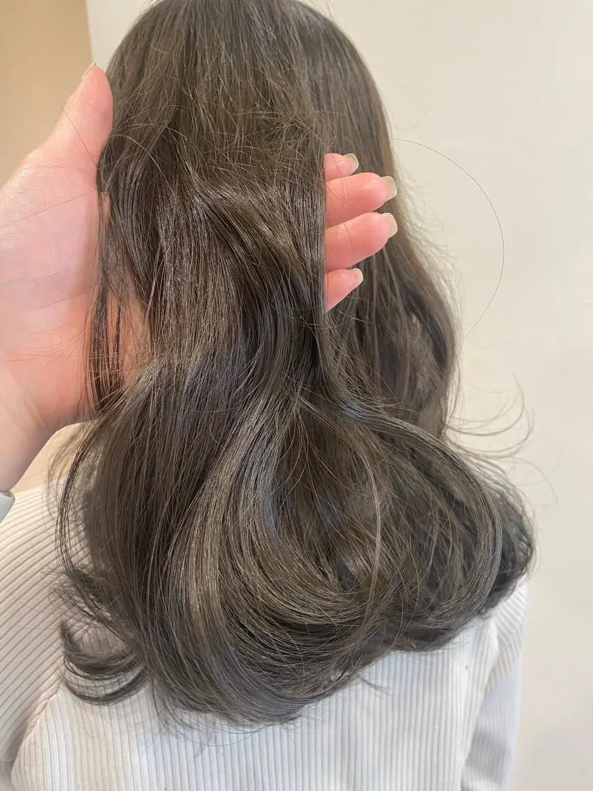 ミディアム カラー ベージュカラー 透明感カラー KAREN🕊️ 大宮美容室のヘアスタイル