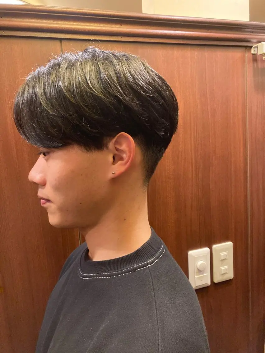 メンズ センターパート ヒロ銀座 名駅西口店のヘアスタイル