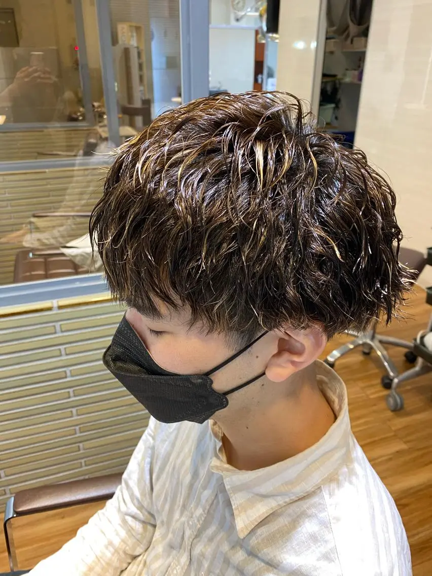 ショート パーマ メンズ メンズメッシュ メンズパーマ ツイストスパイラルパーマ スパイラルパーマ 土井 祐之介のヘアスタイル