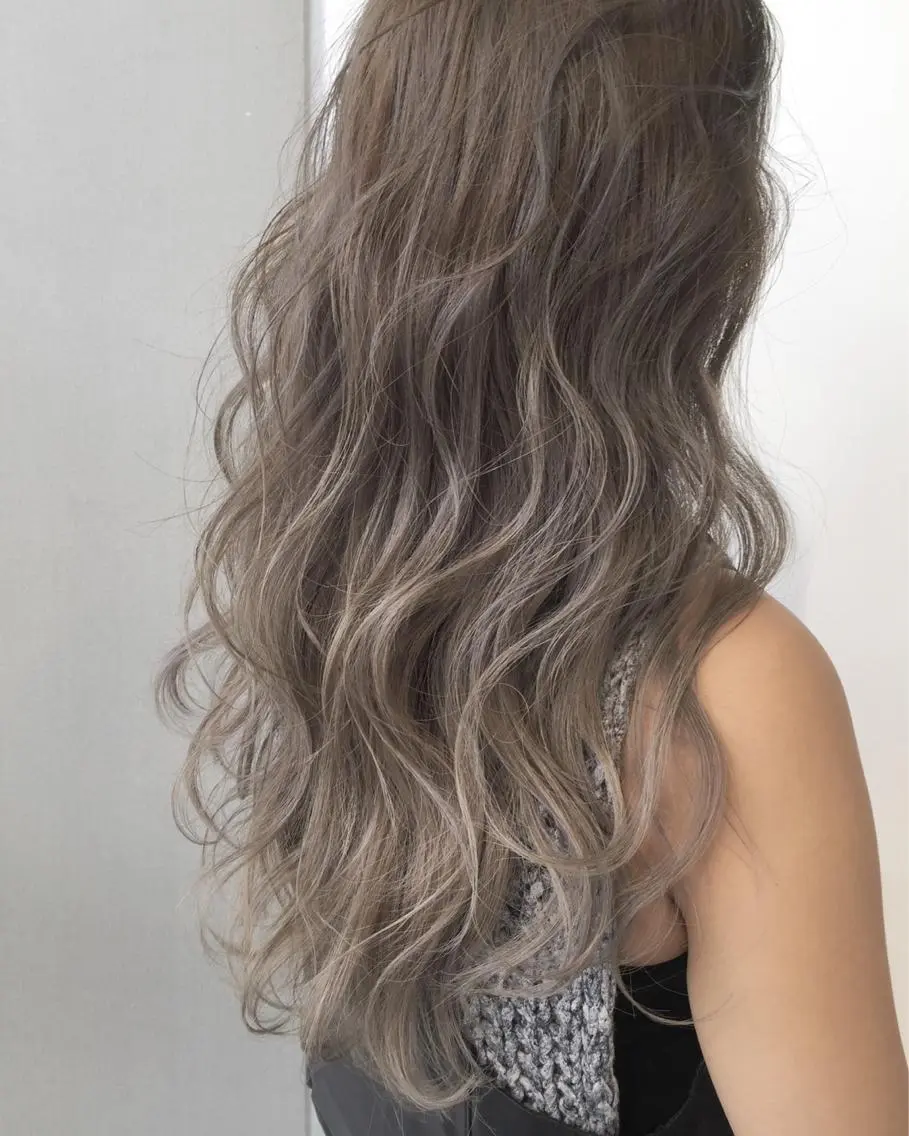 ロング カラー ヘアアレンジ 黒髪 ブリーチ ダブルカラー 【公式】amble luxe池袋東口🩷のヘアスタイル