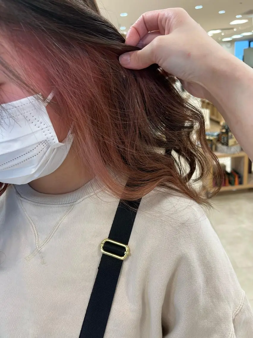 セミロング カラー 暖色/ブリーチカラー 🎀 M i k uのヘアスタイル