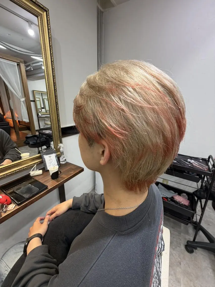 ショート メンズ ショートボブ ボブ くびれヘア 顔周りカット ショートヘア ヘアカラー newi saLyu ネウィ　サリューのヘアスタイル