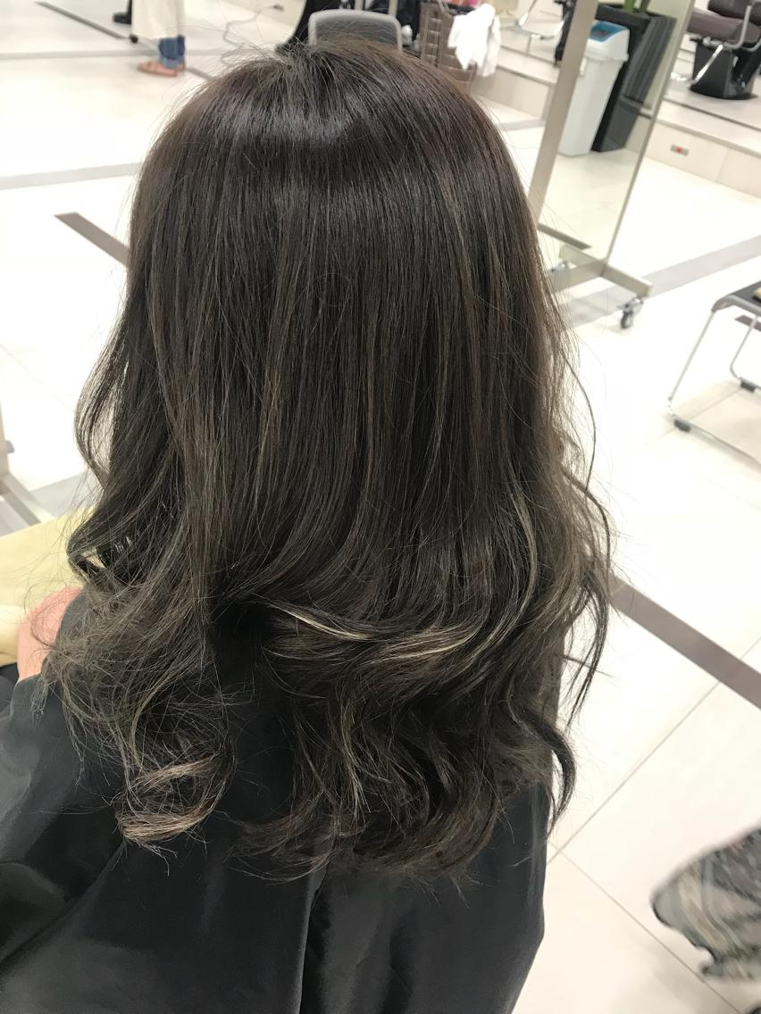 セミロング 外国人風カラー ハイライト 古川 永遠のヘアスタイル