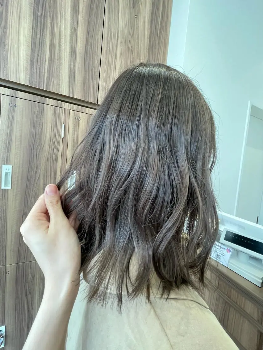 セミロング カラー ナカタケ ユウのヘアスタイル