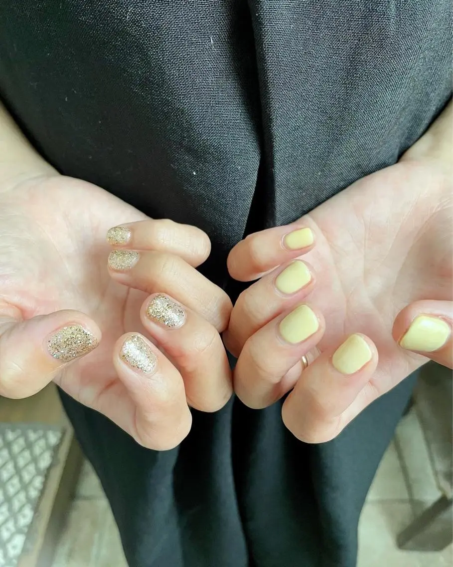 ネイル フットネイル ジェルネイル 韓国ネイル ラメ(グリッター) ニュアンスネイル 甲斐市自宅サロン 🧸prunelleのネイルデザイン