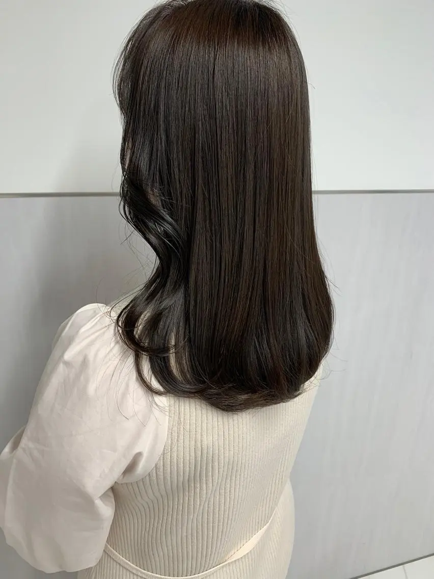 ロング 梅本 有希のヘアスタイル