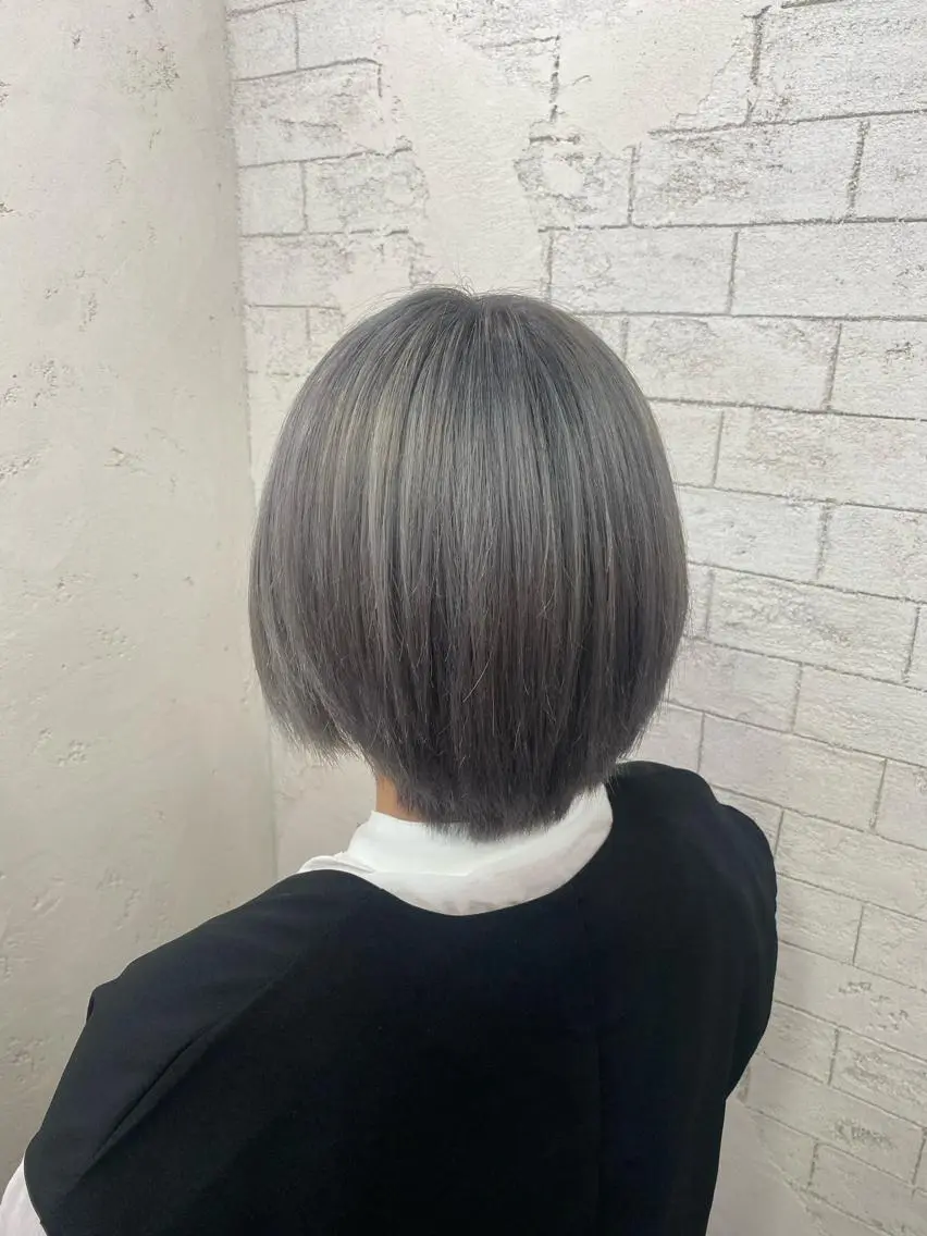 ショート カラー シルバー グレージュ達人/赤み 消し/ブリーチ/岩崎のヘアスタイル