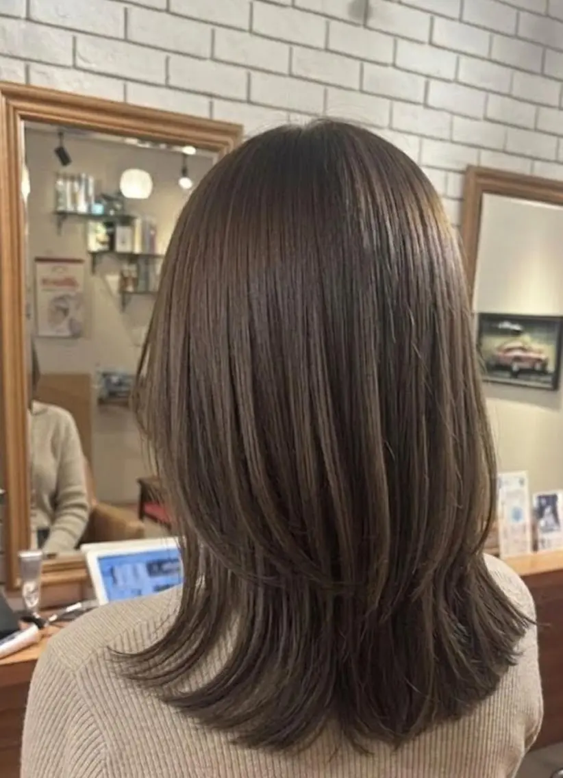 ミディアム レイヤーカット 小顔カット カット ヘアカラー トリートメント flencia 丸 和博｜カットのヘアスタイル