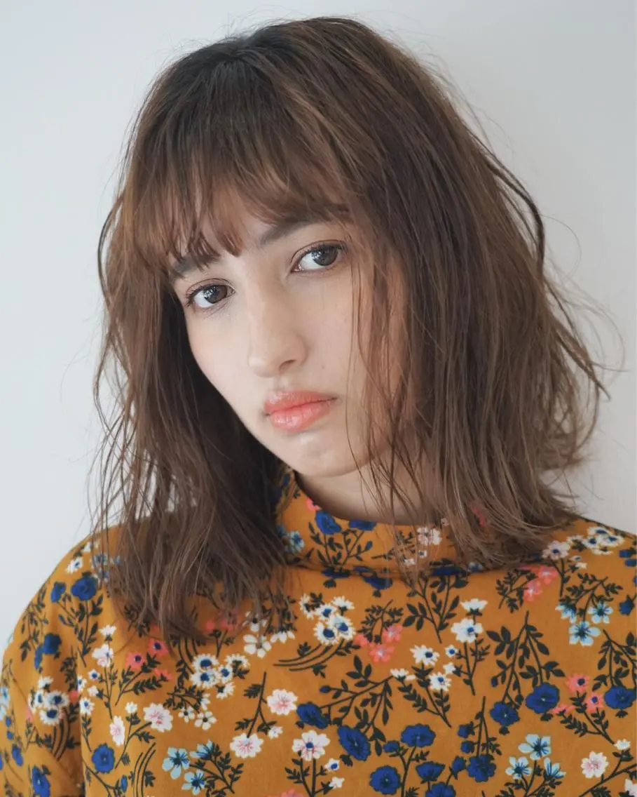 ミディアム カラー 切りっぱなしボブ ボブ ウルフカット レイヤーカット上柿のヘアスタイル