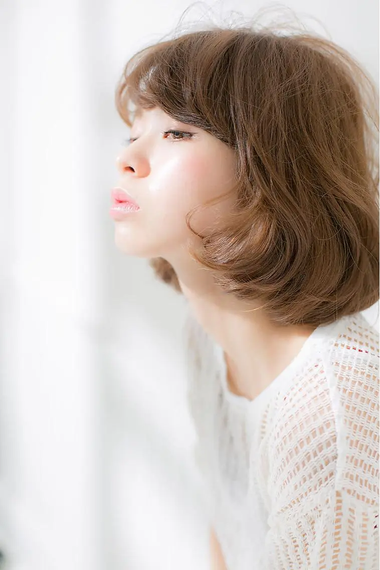 ミディアム 鬼澤 なお子のヘアスタイル