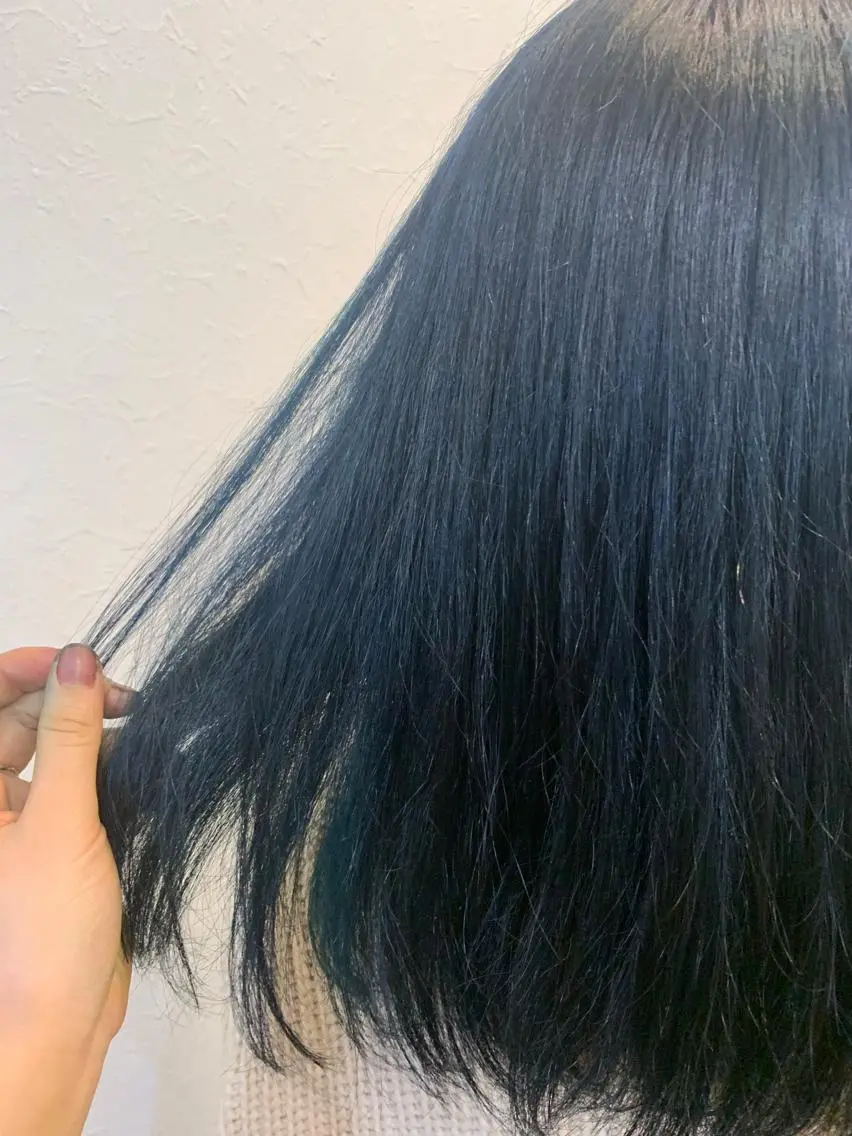 セミロング カラー ブルーカラー ネイビーカラー 色落ちまでキレイに! !女性サロンのヘアスタイル