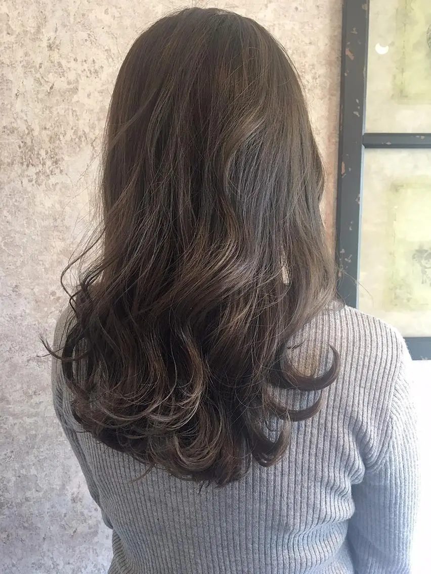 ミディアム カラー パーマ 小顔カット✨ 透明感カラー/村上のヘアスタイル