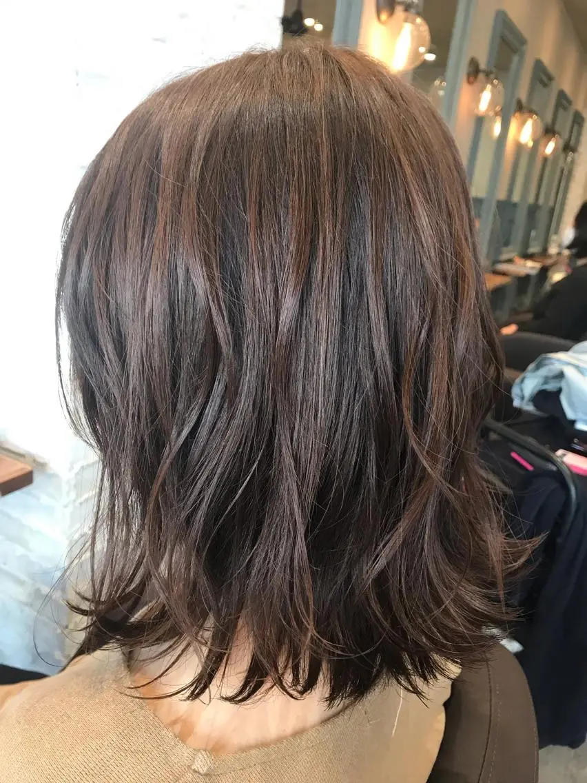 ミディアム カラー 外ハネヘア 猪ノ原 弘子のヘアスタイル