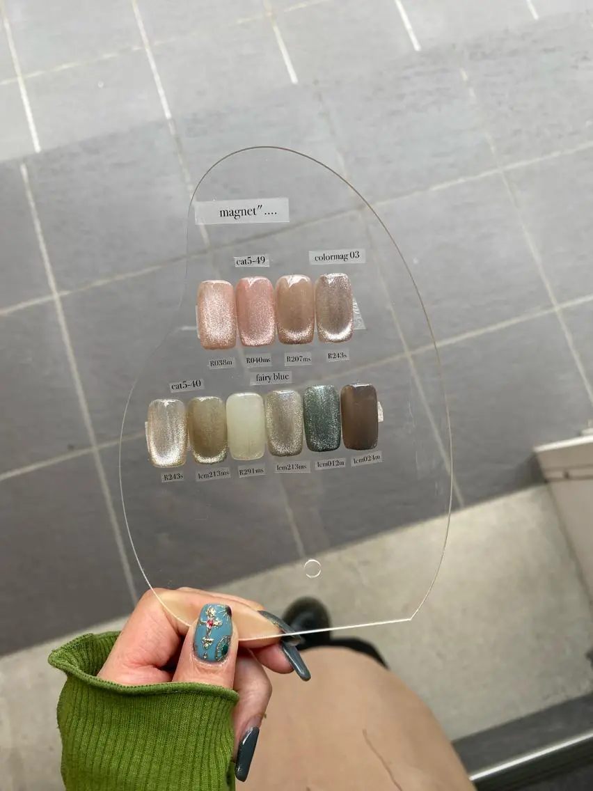 ネイル マグネットネイル 草加ニュアンスネイル 🌚hersのネイルデザイン