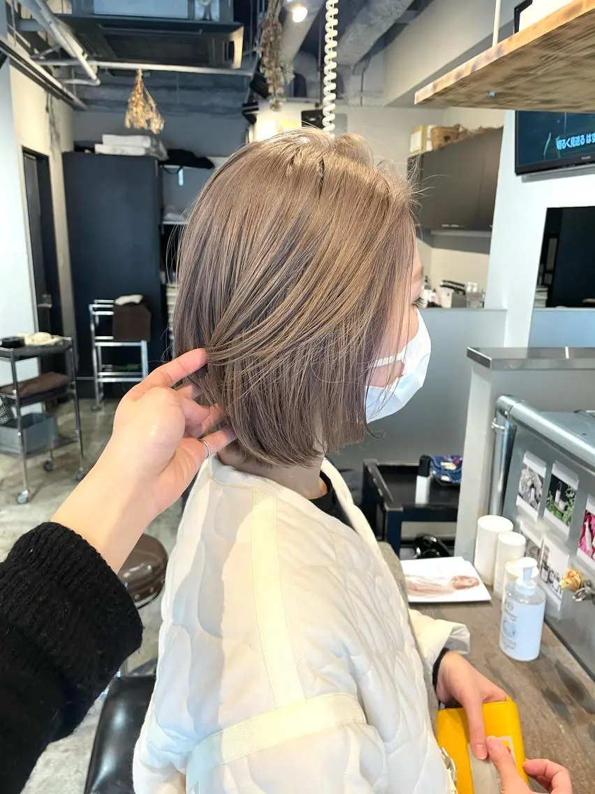 ミディアム カラー ベージュカラー グレージュ ミルクティーベージュ ハイトーン/レイヤー /ウルフ⭐️永田⭐️のヘアスタイル