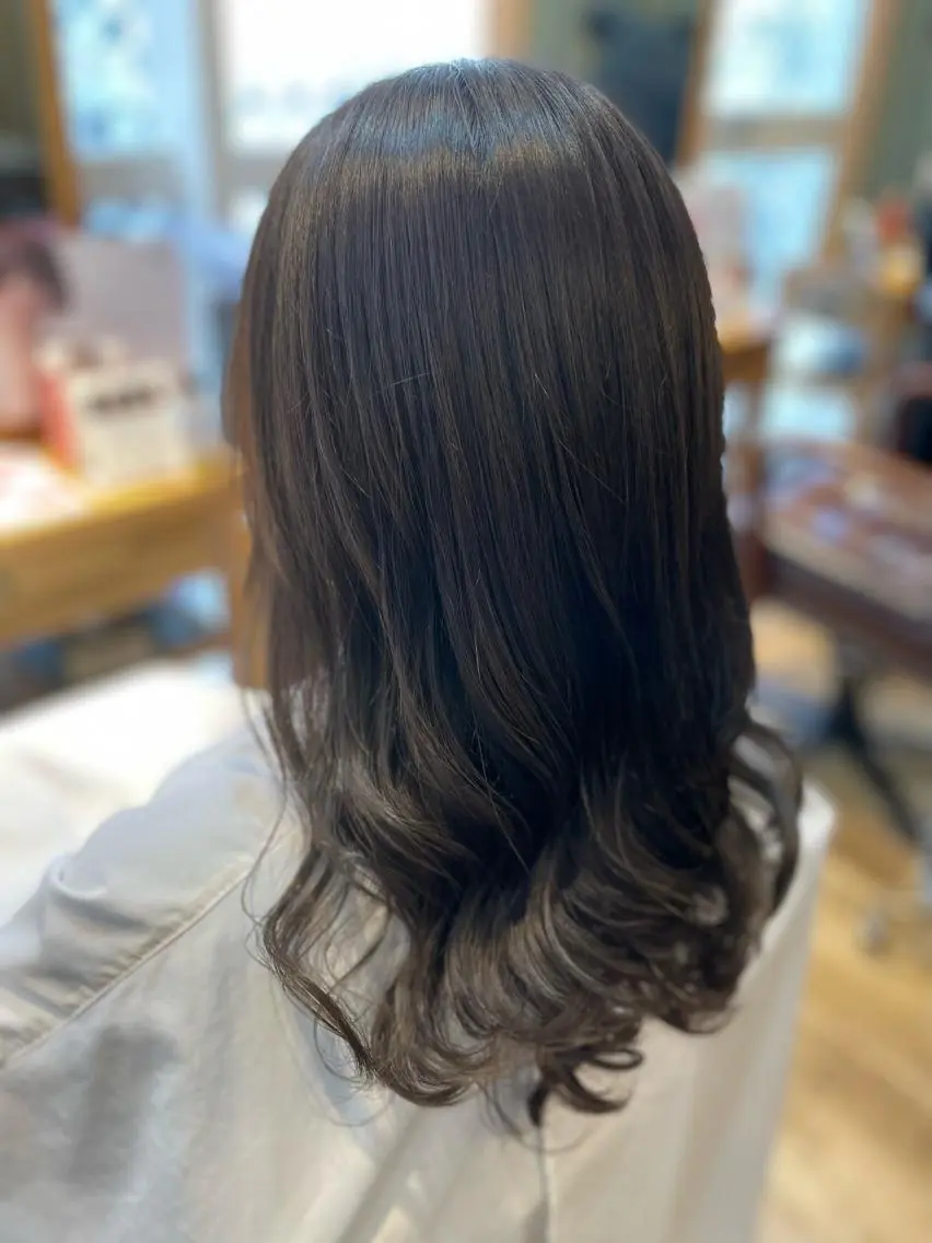 セミロング ヘアカラー トリートメント 佐藤 美幸のヘアスタイル