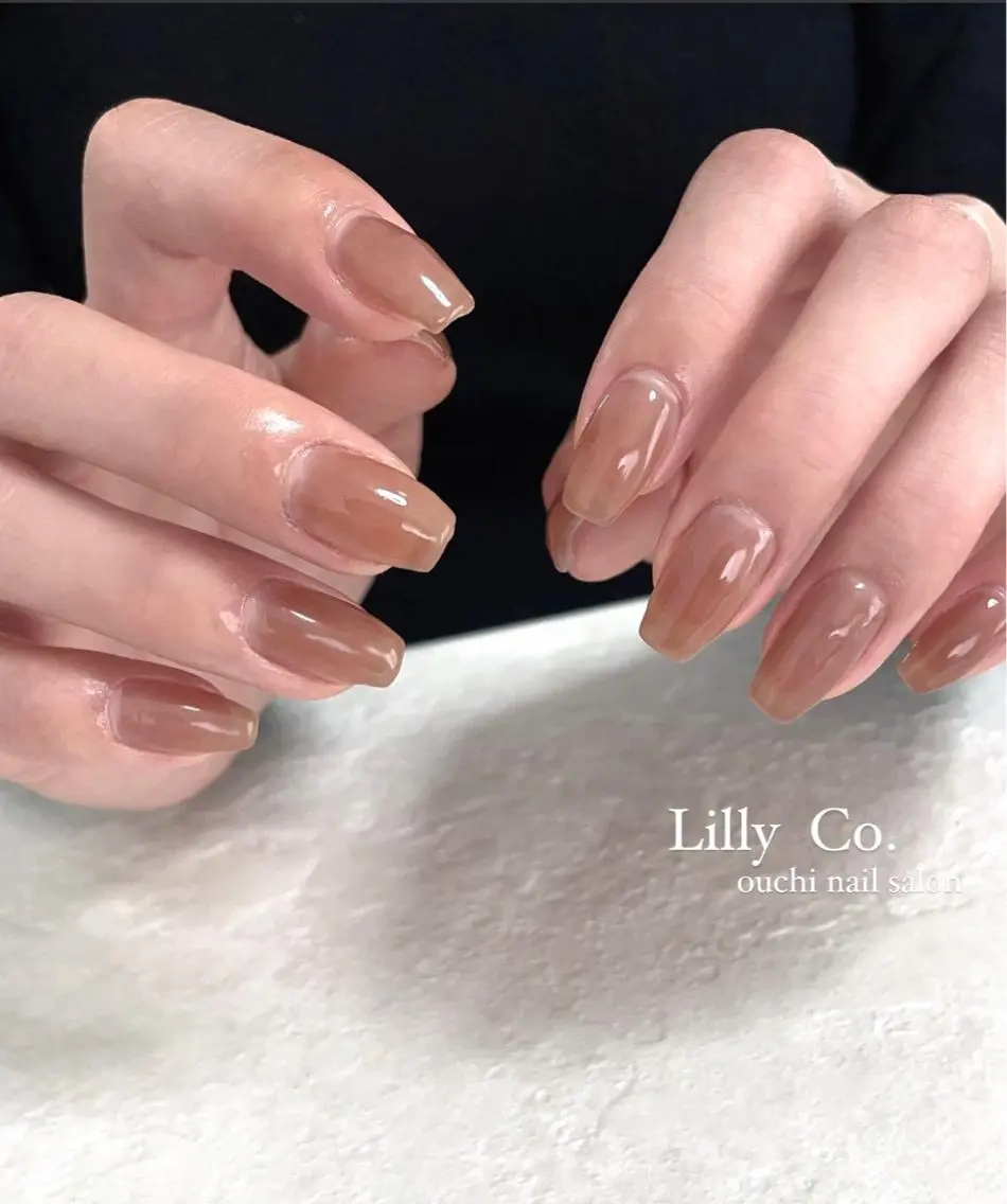ネイル ブラウン ハンドネイル ハンドケア Lilly Co.のネイルデザイン