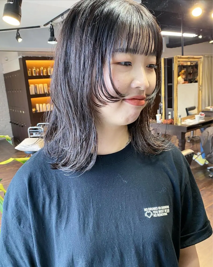 セミロング カラー ヘアアレンジ ブラウンカラー 透明感カラー 顔周りカット レイヤーカット ウルフカット レイヤーカット×髪質 改善🇰🇷シオリのヘアスタイル